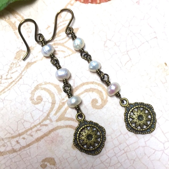 cocovalli Jewelry - NEW Vintage look freshwater pearls long earrings